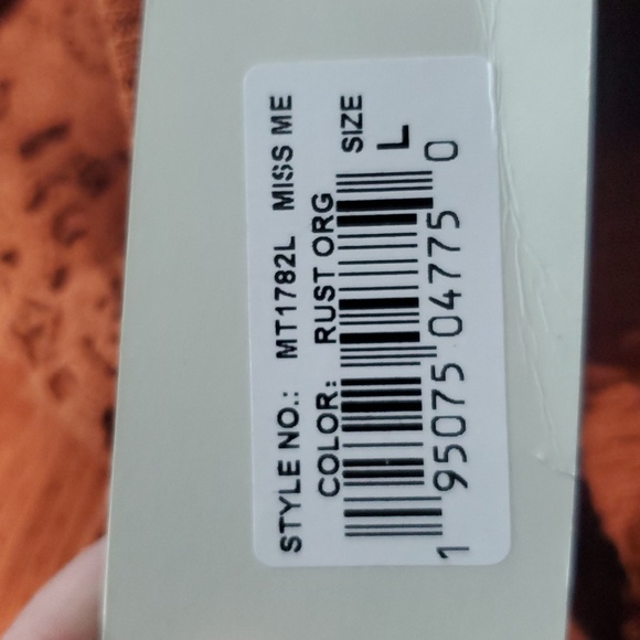 Nwt miss me rust crochet detailed waffle knit top - Picture 8 of 10